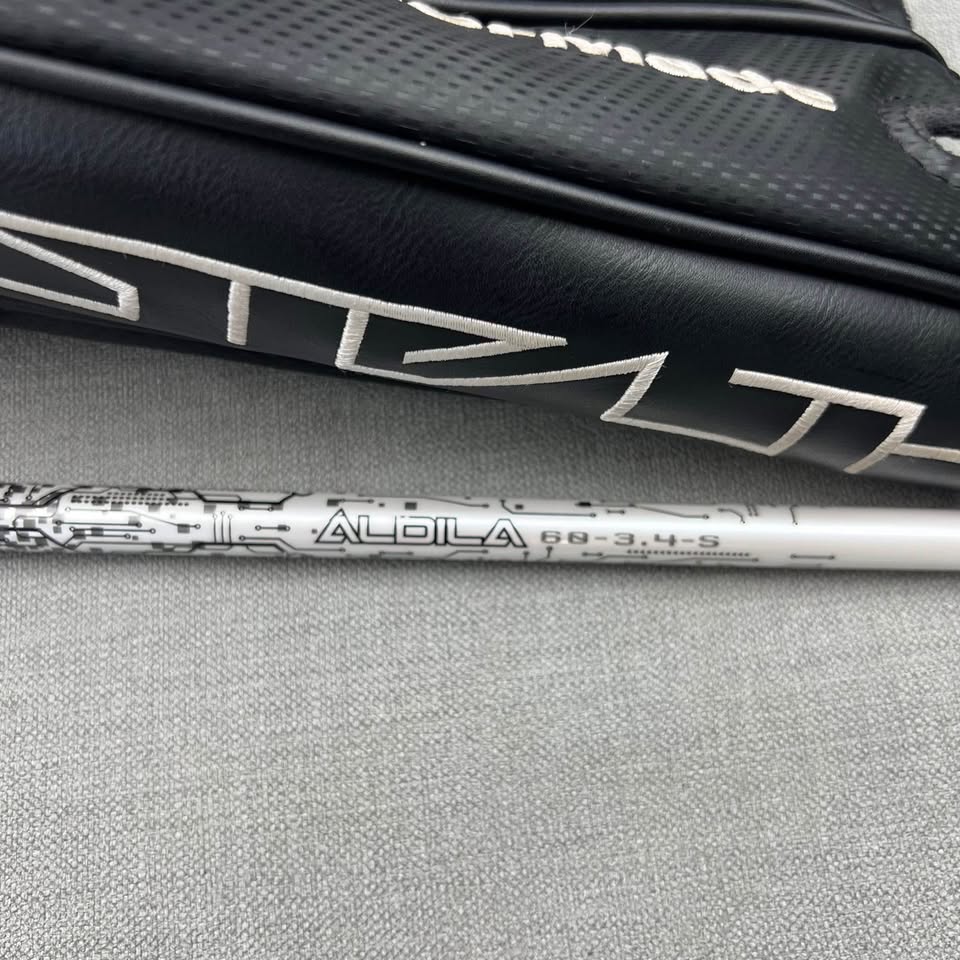 Taylormade Stealth Plus Driver - 9 Degree / Stiff Flex