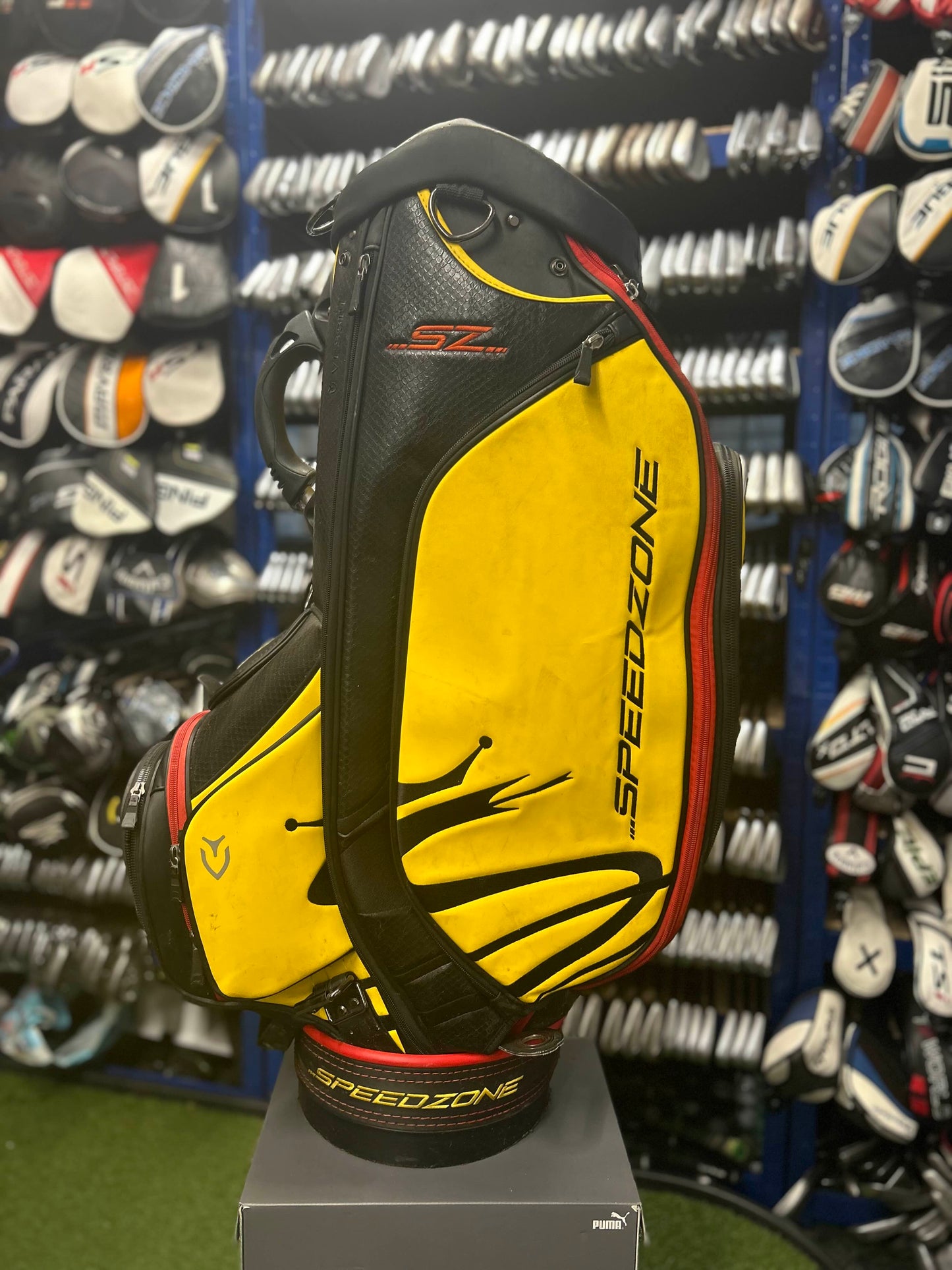 Cobra Speedzone Tour Bag - All Zips Working