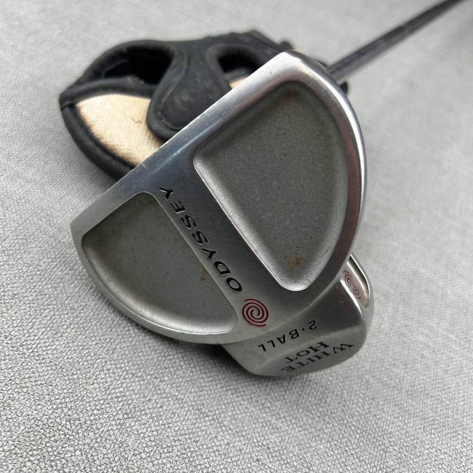 Odyssey White Hot 2 Ball Putter - 33 Inches / Centre Shaft / SuperStroke