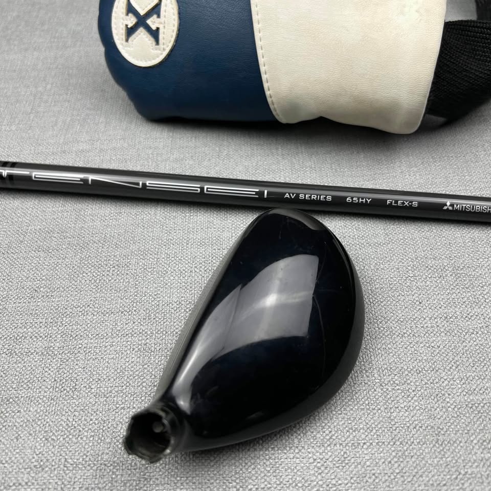 Titleist TSi2 5 Hybrid - Stiff Flex / 24 Degree