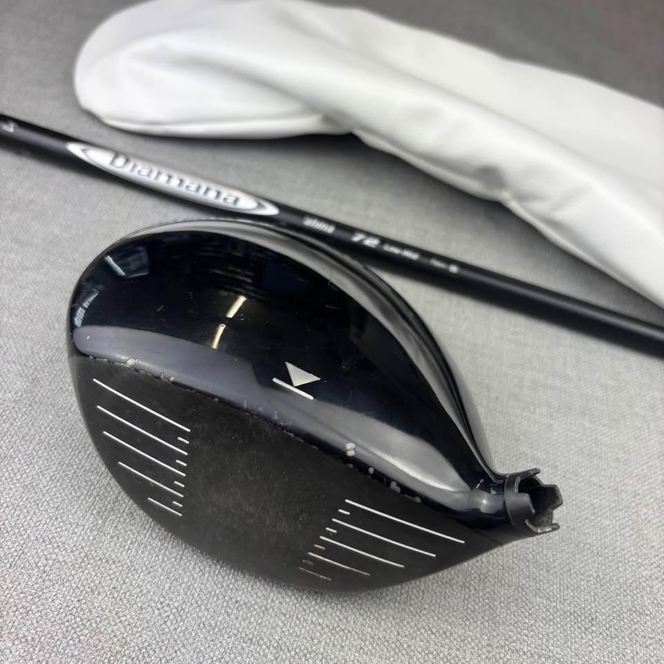 Titleist 910F Driver - Stiff Flex / 9.5 Degree