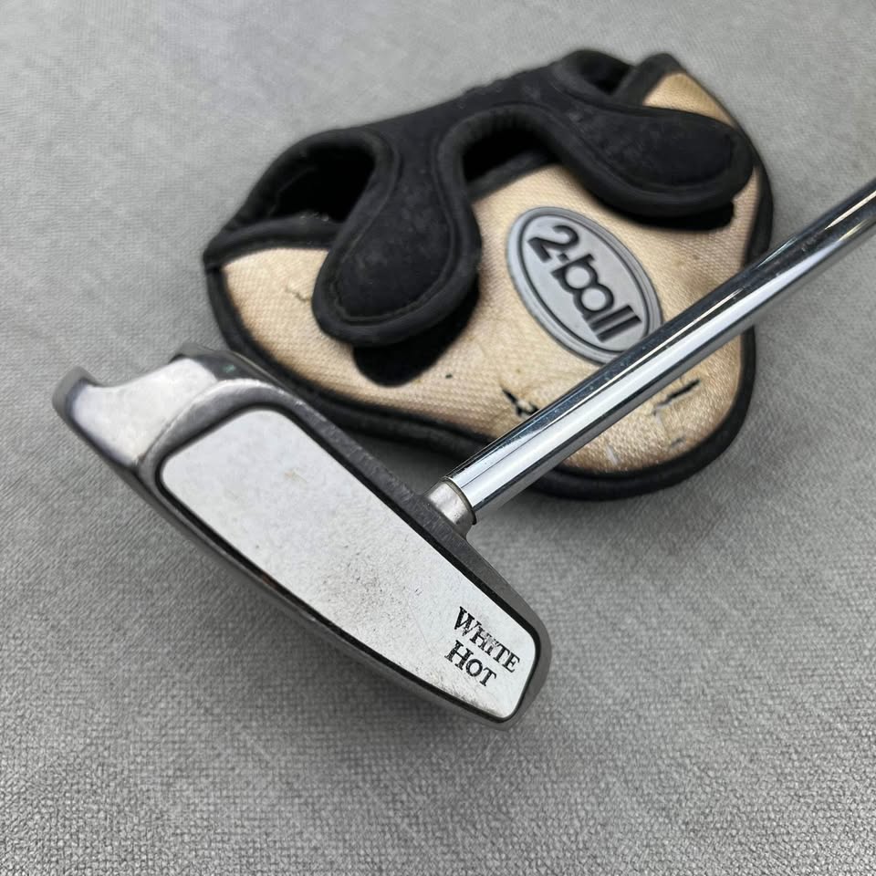 Odyssey White Hot 2 Ball Putter - 33 Inches / Centre Shaft / SuperStroke
