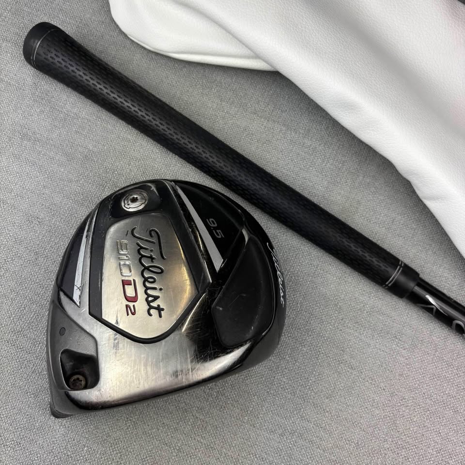 Titleist 910F Driver - Stiff Flex / 9.5 Degree