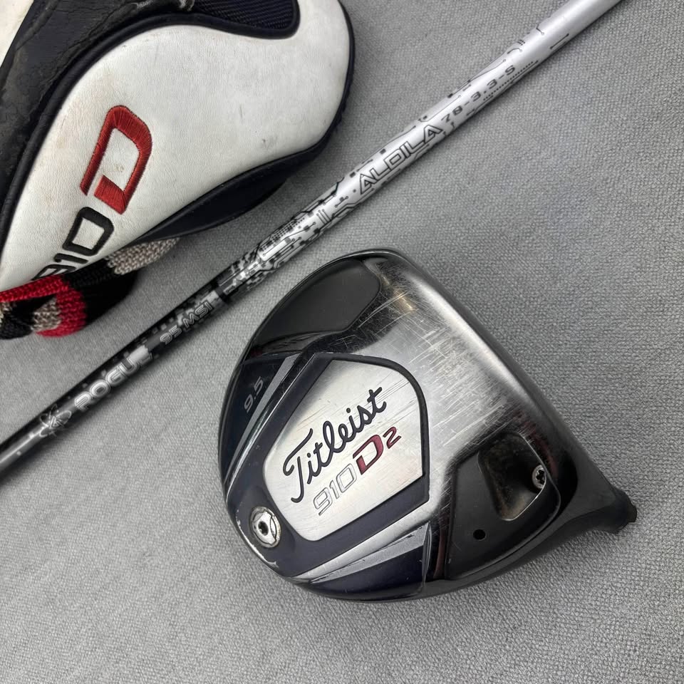 Titleist 910D2 Driver - Stiff Flex / 9.5 Degree