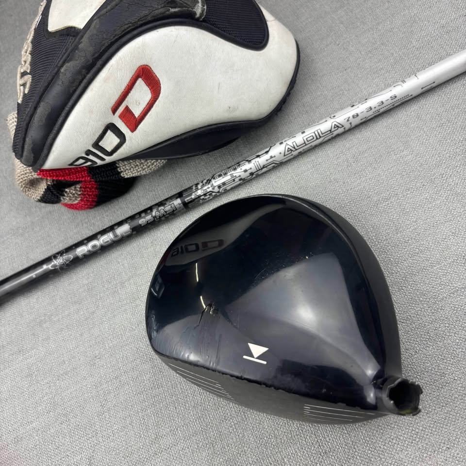 Titleist 910D2 Driver - Stiff Flex / 9.5 Degree
