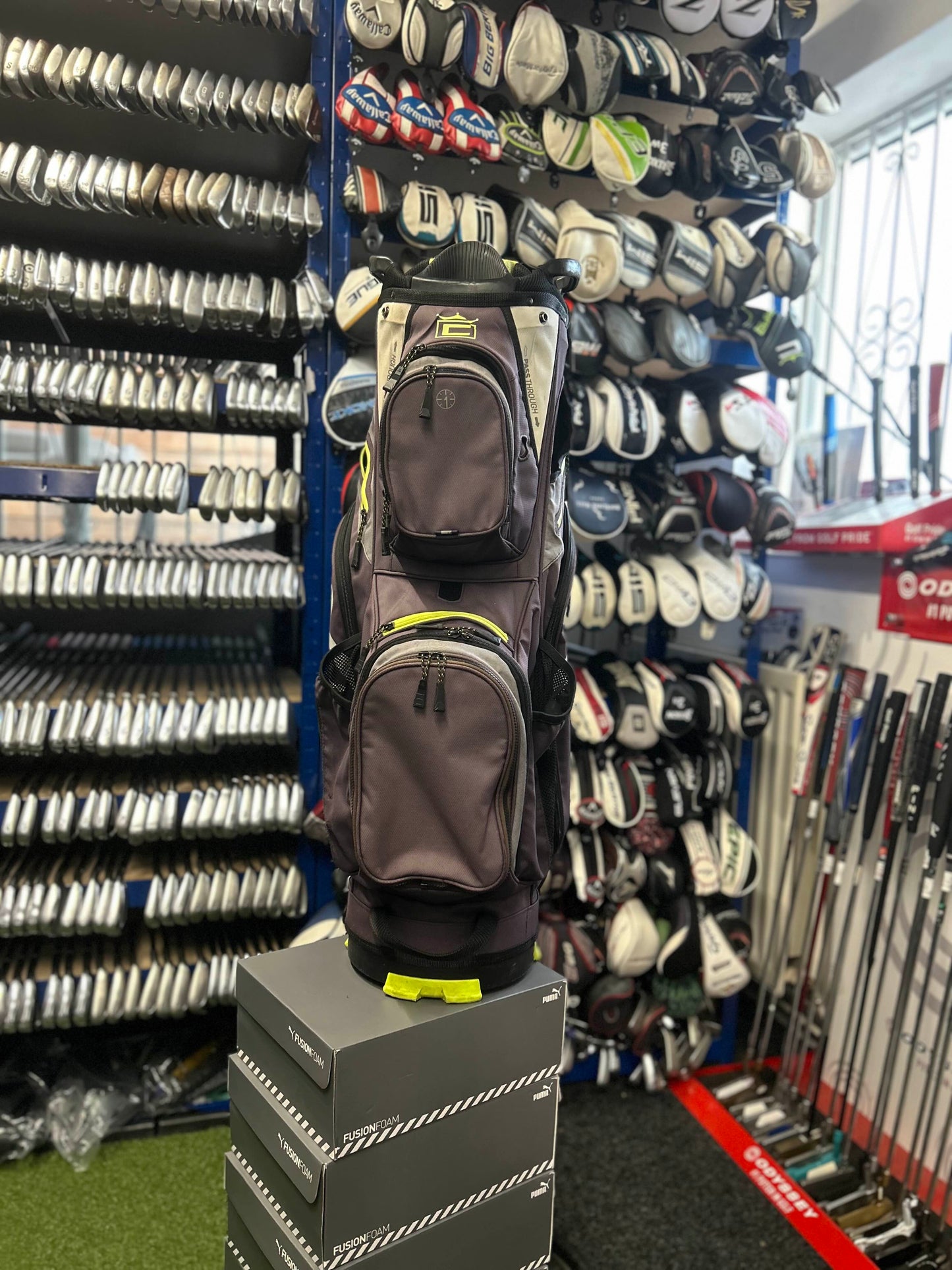 Cobra Stand Bag - Used All Zips Working